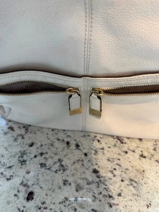 Michael Kors Cream Pebbled Leather Shoulder Bag with Gold Hardware - Picture 5 of 12